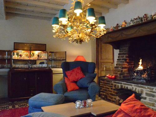 Cozy Holiday Home In Bievre With Pond