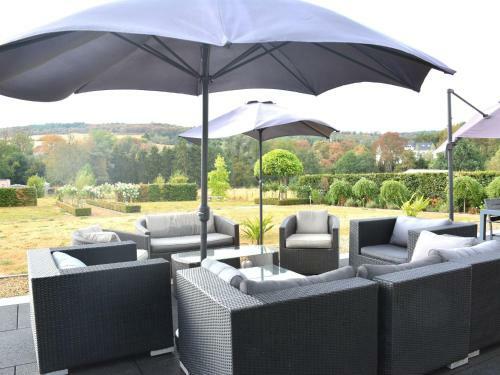 Luxurious Villa In Beauraing With Garden