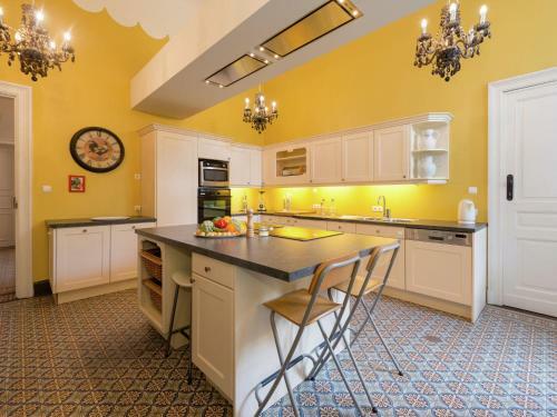 Luxury Manor With Swimming Pool In Nassogne