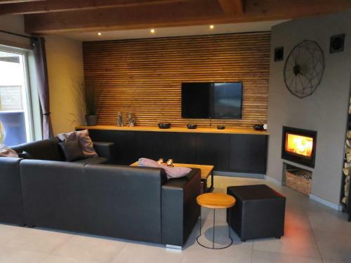 Cozy Holiday Home In Ardennes With Sauna And Jacuzzi
