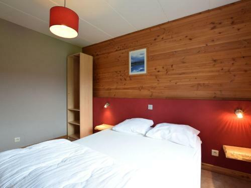 Duplex Chalet In Rendeux With Parking And Garden With Forets Views