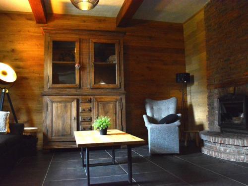 Spacious Holiday Home In Vaux-sur-sure With Garden