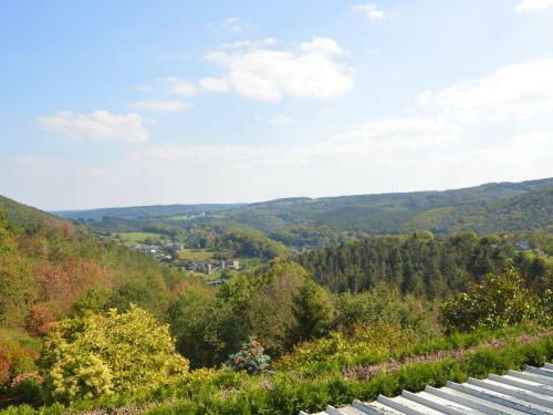 Luxurious Holiday Home With Jacuzzi In Trooz