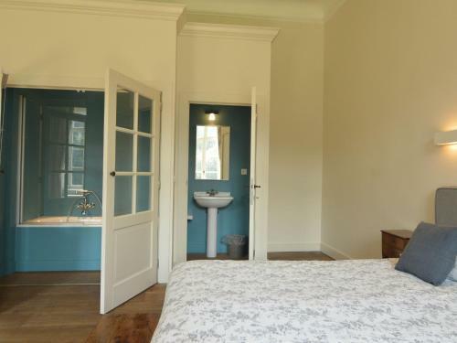 Luxurious Castle In Marchin With Infrared Sauna