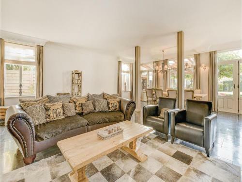 Four-bedroom Holiday Home In Neerpelt