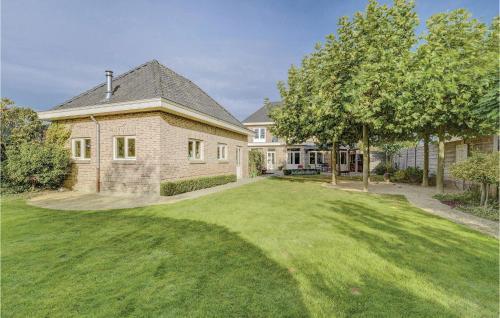 Four-bedroom Holiday Home In Neerpelt