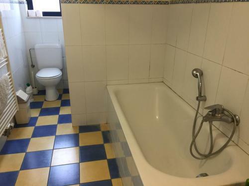Hostal A Spacious Beautiful Apartment & Affordable