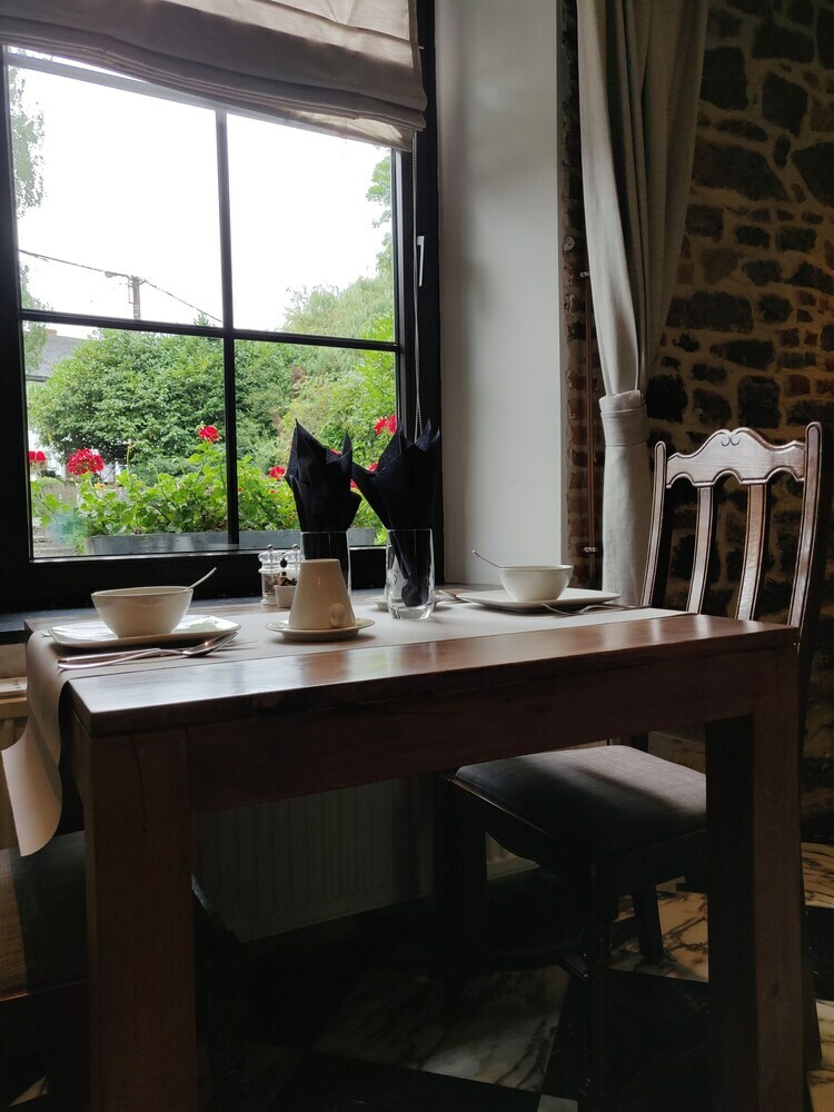 Hotel L'escape Grill