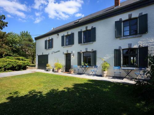 Spacious Holiday Home In Rochefort With Terrace