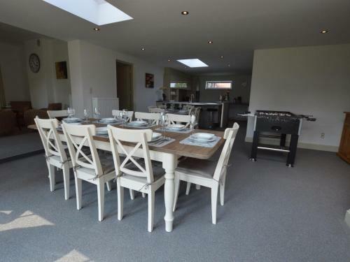 Spacious Holiday Home In Peer With Garden