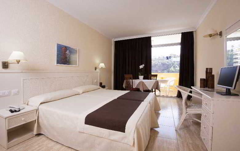 Apartamentos Elegance Palmeras Playa