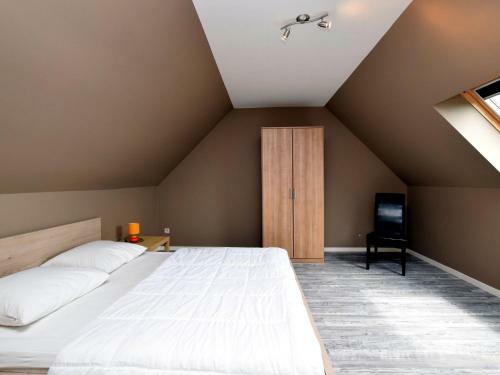 Stylish Holiday Home In Hastiere Near Forest