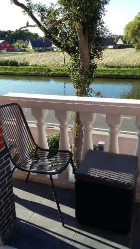 Bed & Breakfast Le Petit Chateau Vaartdijk
