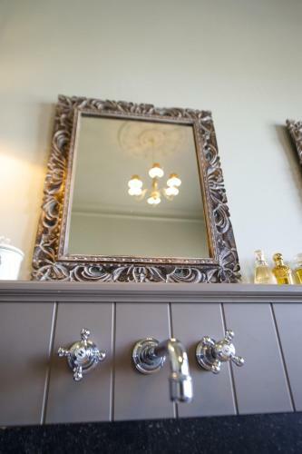 Bed & Breakfast Le Petit Chateau Vaartdijk