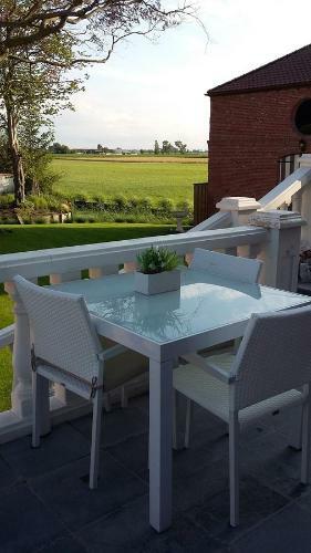 Bed & Breakfast Le Petit Chateau Vaartdijk
