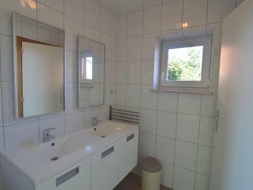 Spacious Holiday Home With Sauna In Rendeux