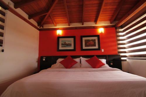 Condor�s Antisana Hotel Y Centro de Eventos