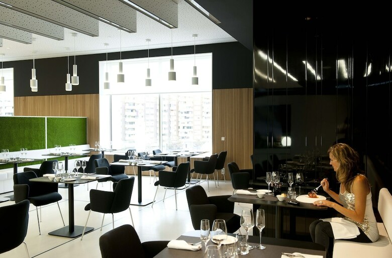 Hotel Barcel� Sants