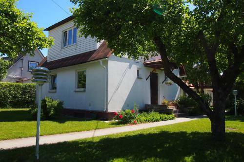 M�nni Holiday House