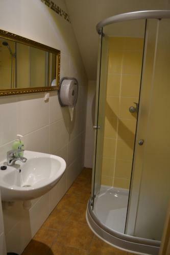 Bed & Breakfast Kuldkaru Manor