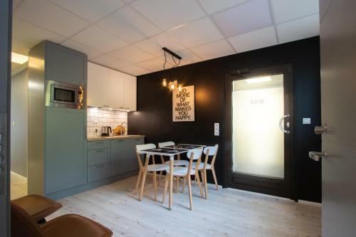 Hostal Tiigi Six Guesthouse