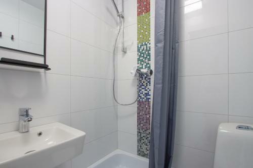 Hostal Tiigi Six Guesthouse