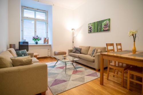 Dream Stay - Town Hall Square Apartments