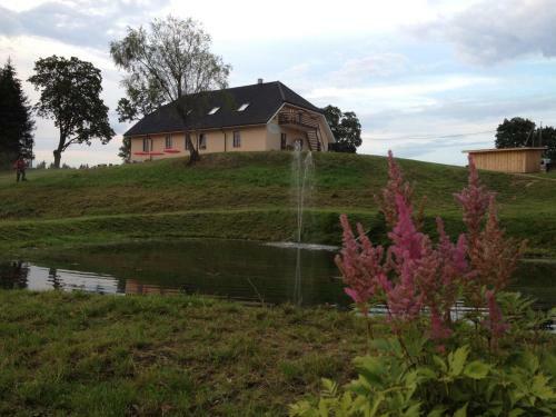 Hostal P��ni Tavern & Guesthouse