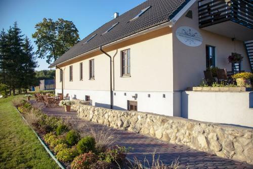 Hostal P��ni Tavern & Guesthouse