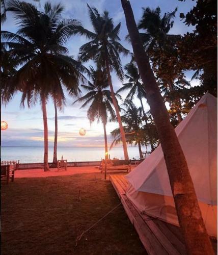 Glamping Siquijor By The Beach