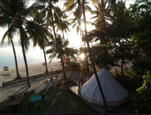 Glamping Siquijor By The Beach