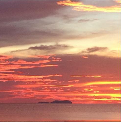 Glamping Siquijor By The Beach