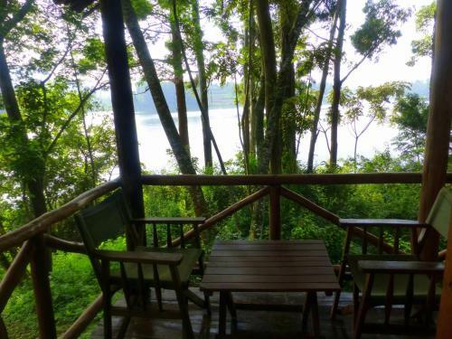 Hotel Supreme Adventure Park Bunyonyi