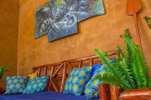 Hostal Om Bunyonyi Cultural Hostel