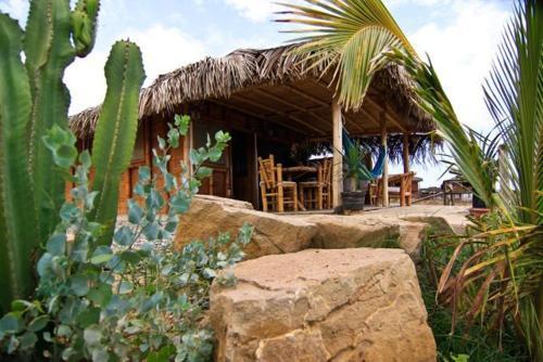 Hostal Oceanic Bungalows