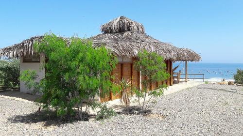 Hostal Oceanic Bungalows