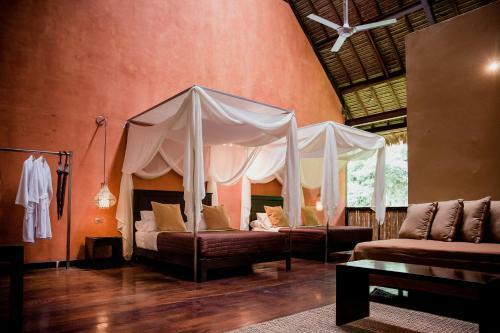 Lodge Tambopata Research Center