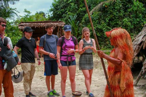 Hostal Heliconia Amazon River Lodge