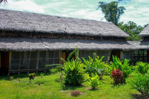 Hostal Heliconia Amazon River Lodge