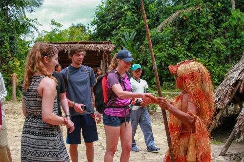 Hostal Heliconia Amazon River Lodge