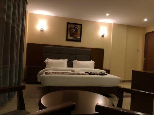Imperial Hotel & Apartments