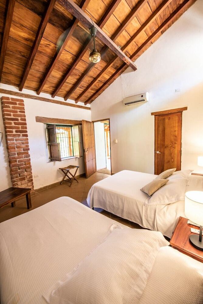 Hotel La Casa Amarilla