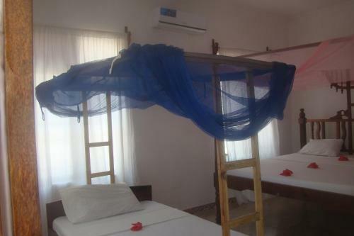Bed & Breakfast Yellow Beach Bungalow