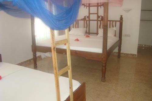 Bed & Breakfast Yellow Beach Bungalow