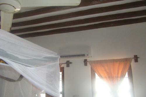 Bed & Breakfast Yellow Beach Bungalow