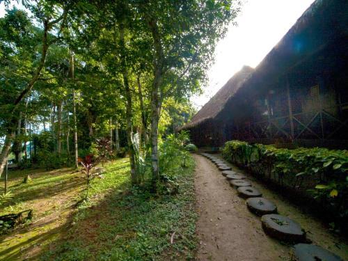 Albergue Sandoval Lake Lodge