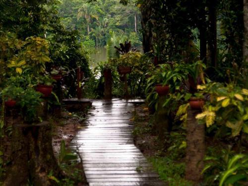 Albergue Sandoval Lake Lodge