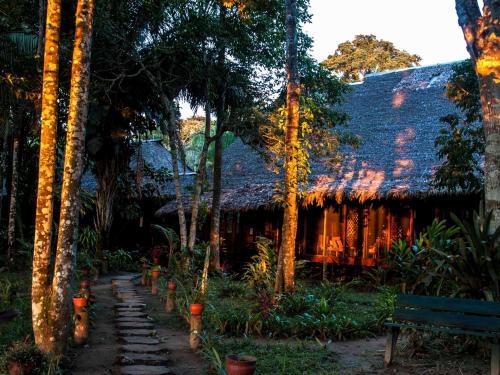 Albergue Sandoval Lake Lodge