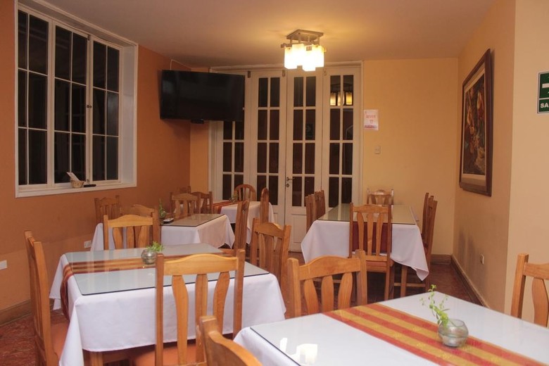 Albergue Hostal Serra Nova