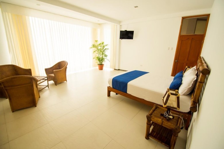 Nauti-k Beach Hotel